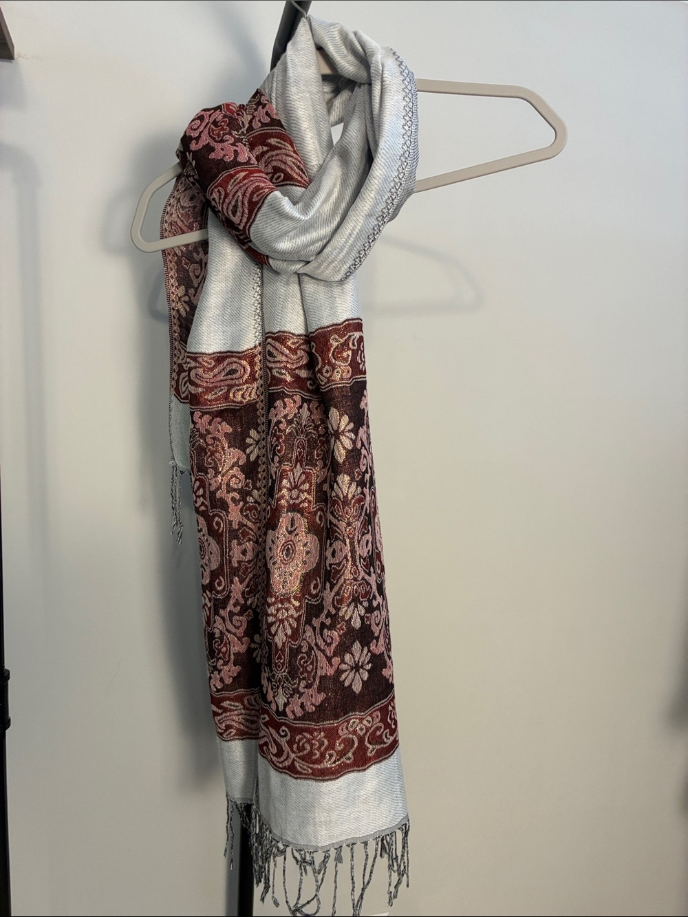 Women’s Shawl Wrap Paisley Floral Metallic Boho Patterned Fringe 27x70 - Picture 2 of 3